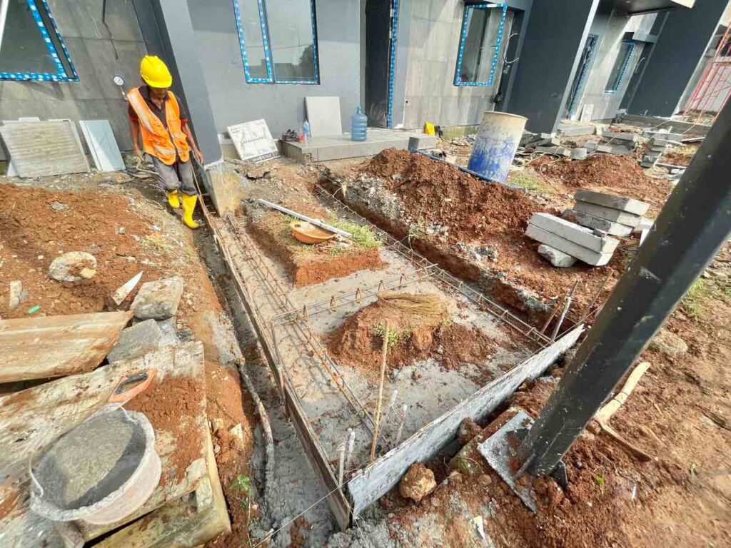 Pengerjaan Taman Unit 75A